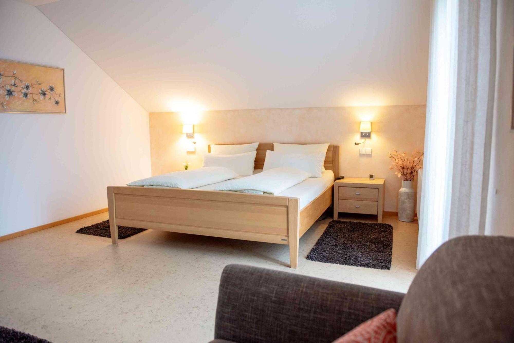 Gaestehaus Am Fuerstweg Heuchelheim-Klingen Zewnętrze zdjęcie