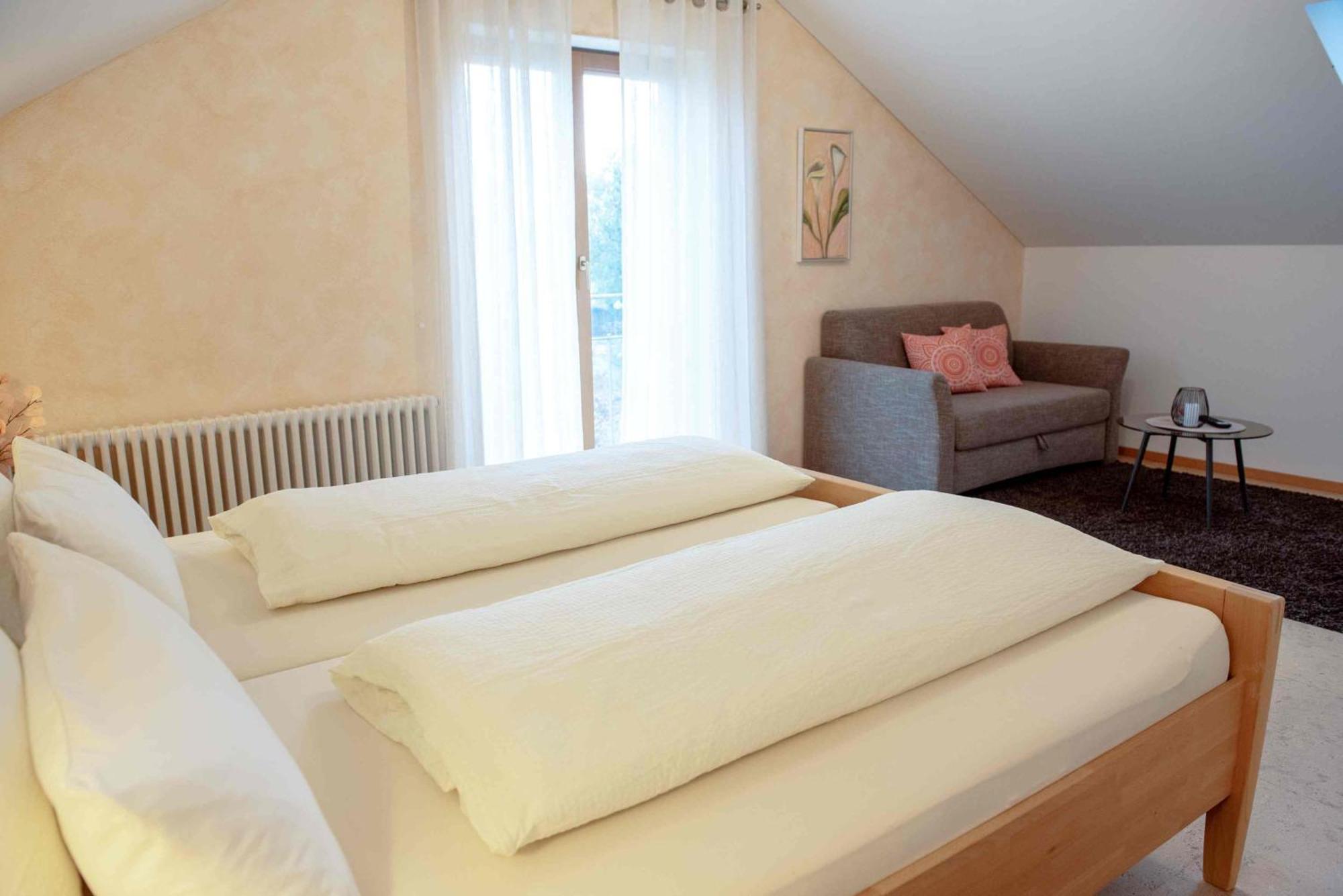Gaestehaus Am Fuerstweg Heuchelheim-Klingen Zewnętrze zdjęcie